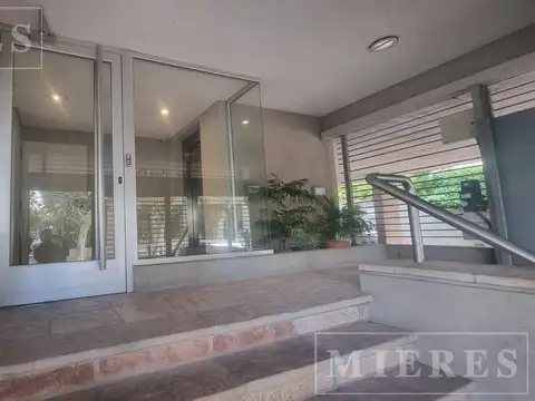 Oficina en Alquiler con 1 cochera