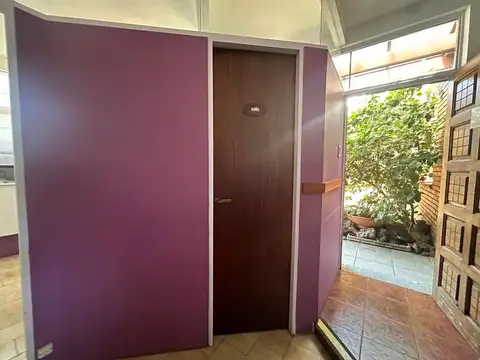 Venta Casa 4 amb cochera, fondo libre en Wilde