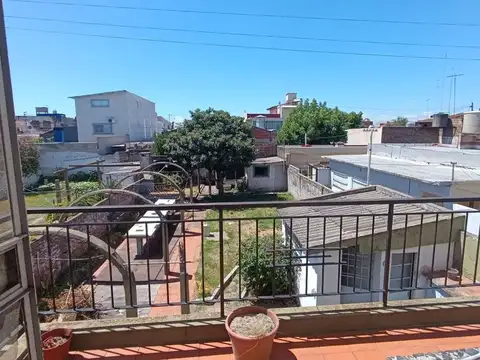 VENTA CASA DOS FAMILIAS COCHERA SAN JUSTO