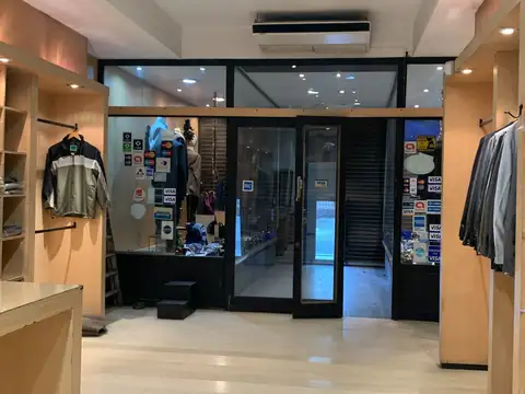 Local en Venta Via Púb.