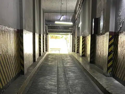 Adolfo Alsina 1900, Piso sub