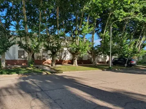 En Venta - Importante Casa - Centro - San Jerónimo Sud