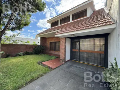 Casa 5 ambientes con 2 baños