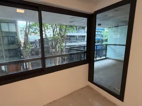 3 ambientes   dependencia de servicio. Sum, Laundry, Pileta, Gym, Parrilla.