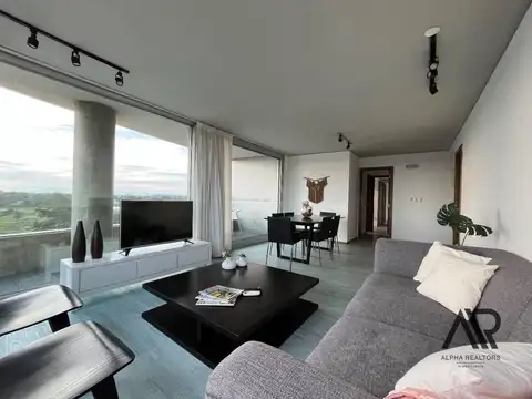 Venta de apartamento de 2 dormitorios 2 baños y garaje en Carrasco