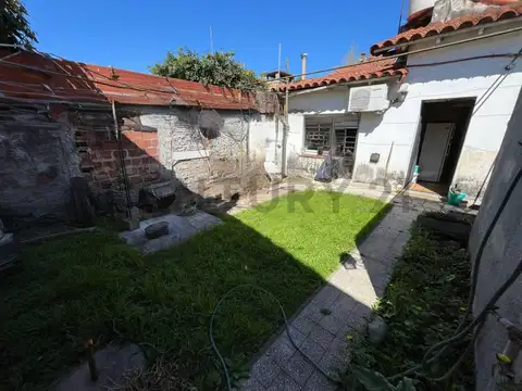 VENTA CASA 3 AMBIENTES CON JARDIN, COCHERA DOS AUTOS - EL PALOMAR