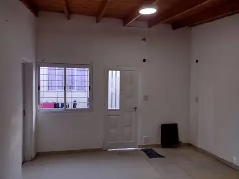 venta de casa en block,  ( 5 departamentos en planta baja de 1; 2; y3 ambientes)