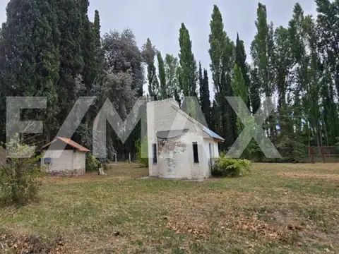 CHACRA 3,1 HECTÁREAS CON 2 CASAS, 2 GALPONES