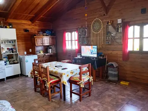 Casa 4 ambientes con 2 baños