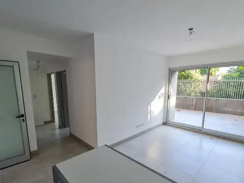 Departamento 3 ambientes con patio 1A