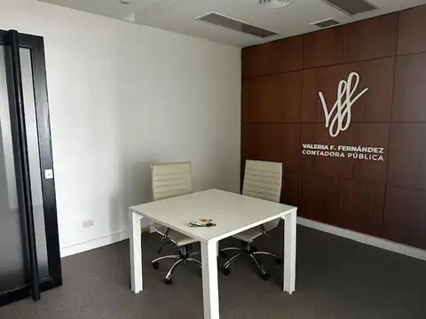 Oficina amoblada con vista al rio y cochera