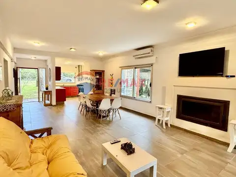Casa 4 ambientes con 2 baños