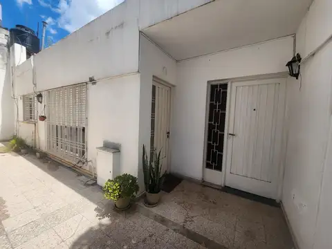 Casa interna de pasillo Suipacha 1200