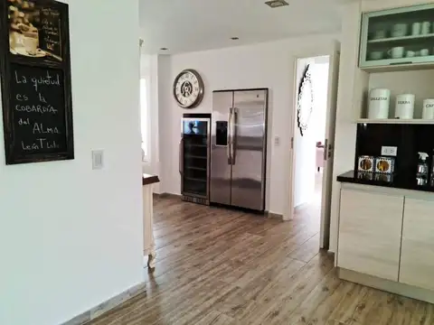 Casa 5 ambientes con 5 baños