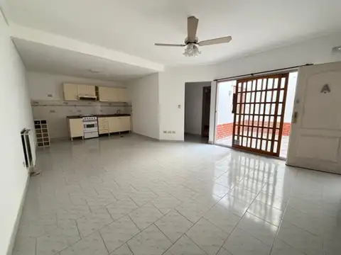 Depto Tipo Casa en Venta de 1 dormitorio