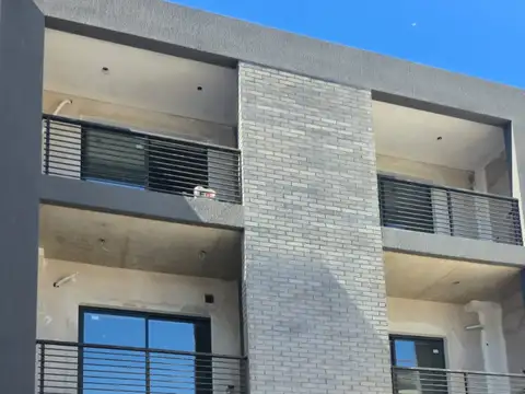 DEPARTAMENTO SEMIPISO DE 2 AMBIENTES