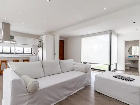 Casa en Alquiler con 1 cochera