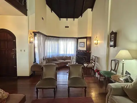 Casa 6 ambientes con 3 baños