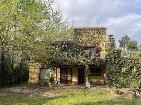 Hermosa y acogedora casa sobre Kennedy al 800