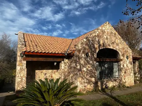 Casa 6 ambientes con 3 baños