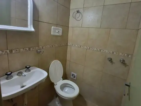 Venta Depto 2 Amb Amoblado Zona Centro Santa Teresita 35 e/2 y 3 a metros del mar