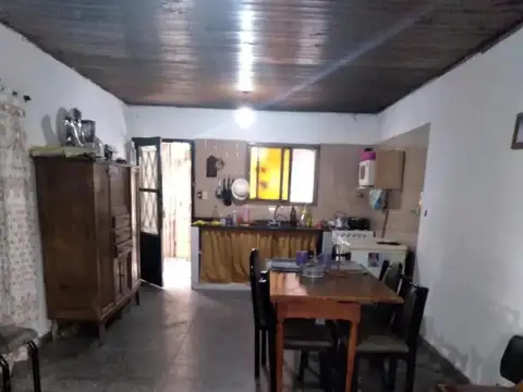 Casa en venta - 5 Dormitorios 2 Baños - La Matanza