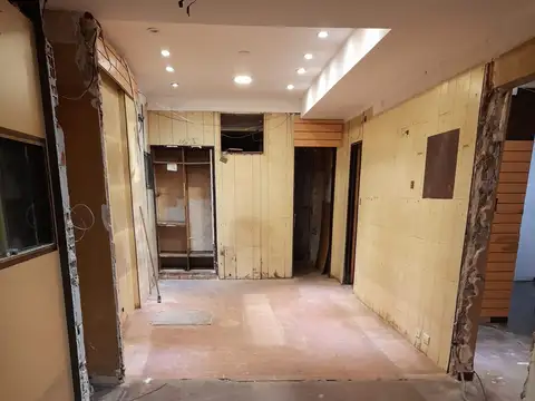 Local en Venta Via Púb.