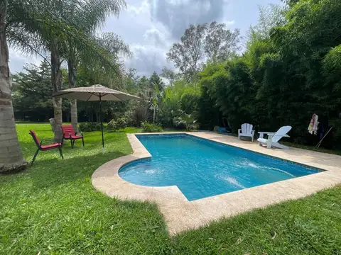 VENTA  Casa Quinta  -lote de 2700 m²-Apto Credito