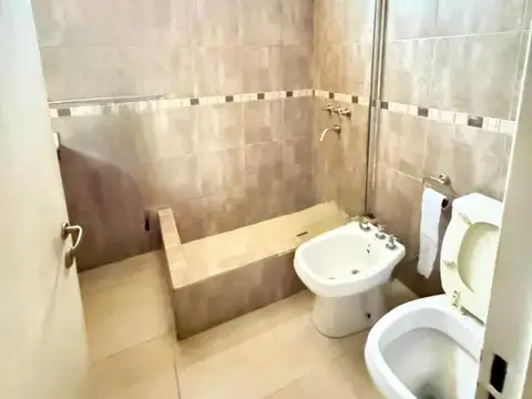 Casa en Venta con 6 cocheras