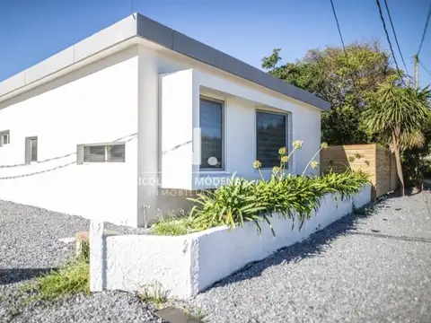 Casa de 2 dormitorios en venta proximo al mar. Punta del Este