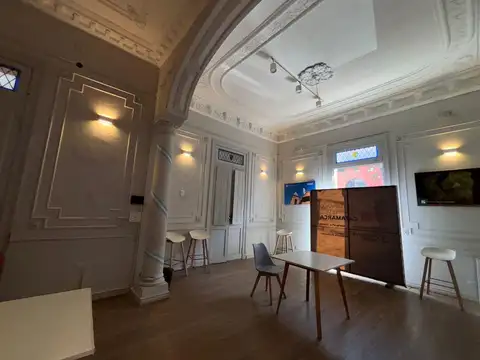 SE VENDE IMPORTANTE CASONA CENTRICA