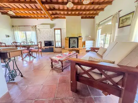 Casa 3 ambientes con 2 baños