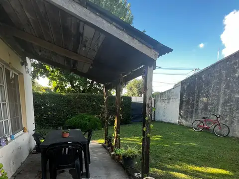 CASA CON LOCAL Y JARDÍN EN VENTA, GENERAL LAS HERAS