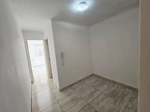 Departamento en alquiler 24 meses de dos ambientes con patio