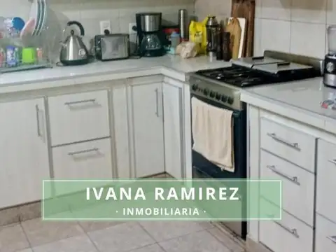 Casa 4 ambientes con 2 baños