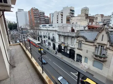 Piso - Departamento 3 ambientes CON DEPENDENCIA EN ALQUILER EN FLORES