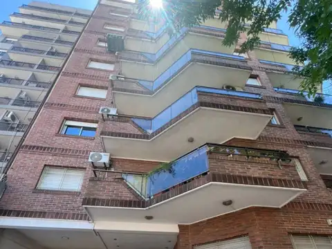 Departamento en alquiler amoblado c/ cochera en Morón