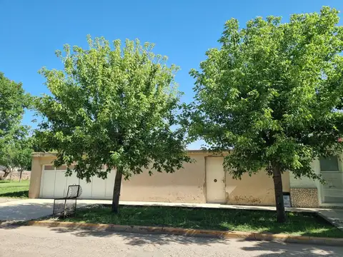 Casa con dependencia en venta en Maciel