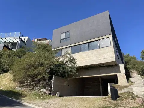 Venta! Country  La Cuesta - Casa con hermosa vista !