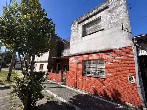 Casa 5 ambientes Venta Gerli Multifamiliar c/Patio