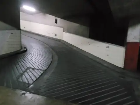 Cochera cubierta  en venta ubicado en Microcentro!