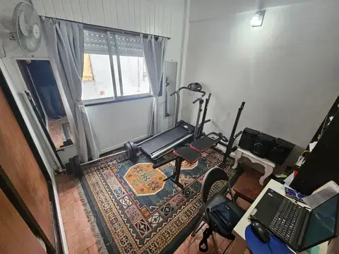 PH de 3 amb. amplios con terraza. en Moron