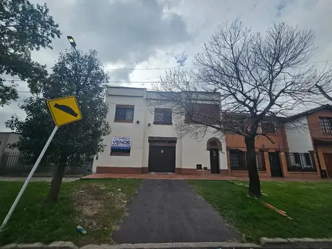 PH de 3 amb. amplios con terraza. en Moron