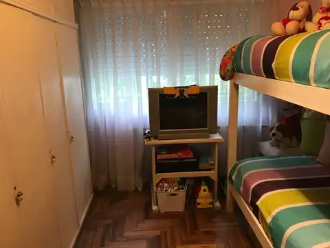 Venta casa de dos dormitorios con cochera Zarate