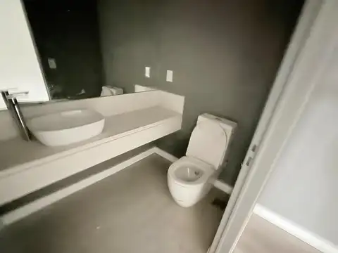 Oficina en Alquiler al Este