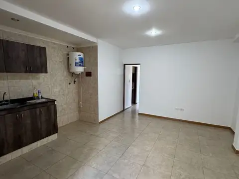 Departamento en alquiler c/ cochera. Juan B. Justo 1545.