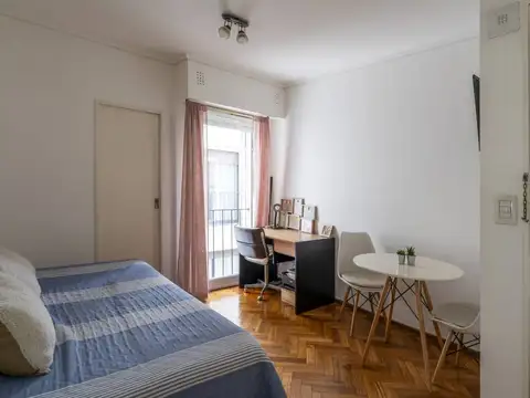 Quintana 200, Piso 8