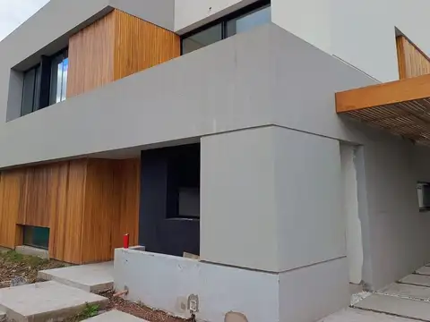 Venta Casa En Lagoon Pilar