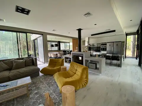 Casa en Venta en Villarobles, USD 645.000