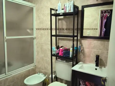 Casa 6 ambientes con 1 baño